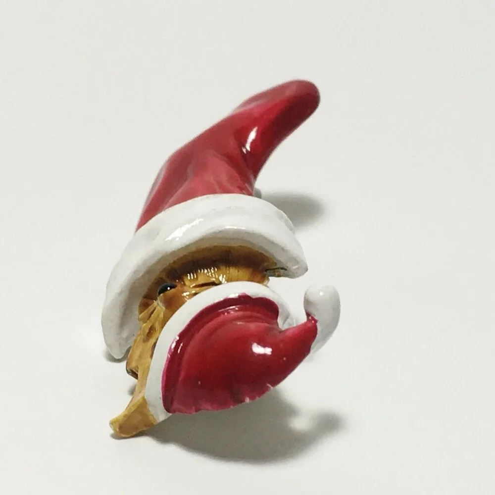 Vintage Gerry's Enamel Cat in Christmas Stocking 80's Holiday Pin Brooch